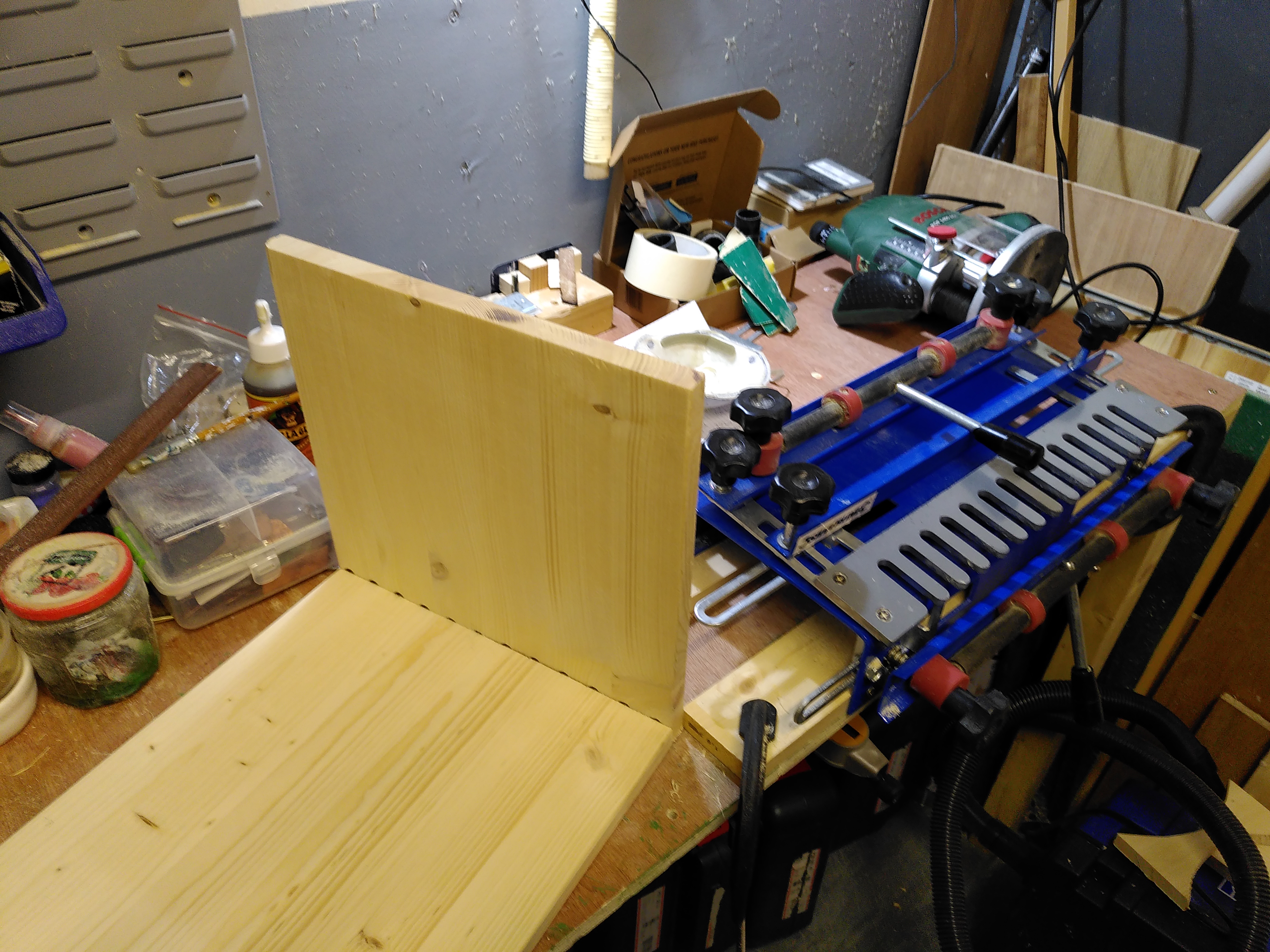 dovetail joints for the chest